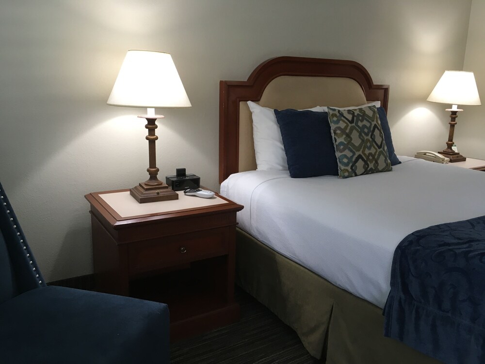 La Avenida Inn - photo 18