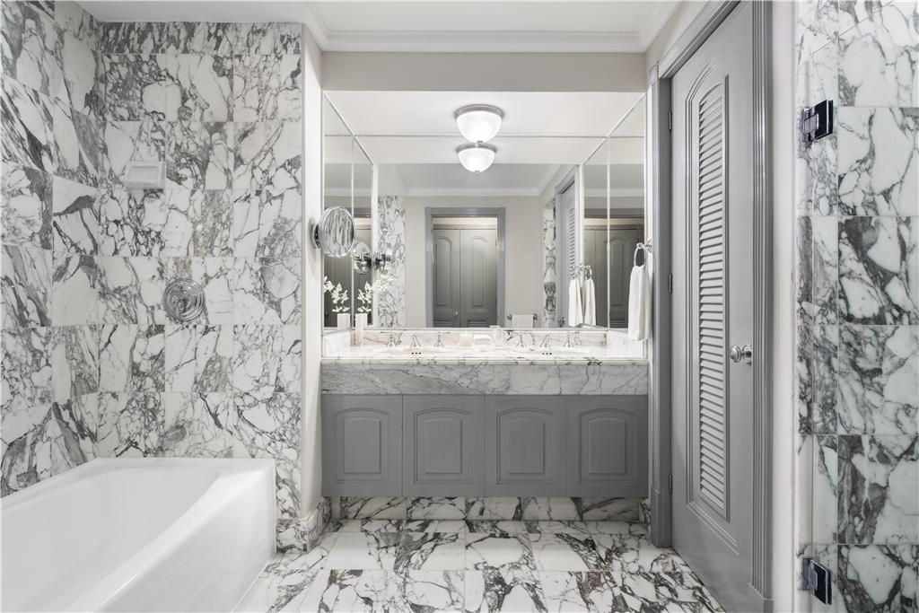 KICUN1_BATHROOM.jpg