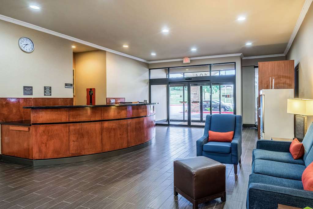 Comfort Suites Near Texas State University - photo 4