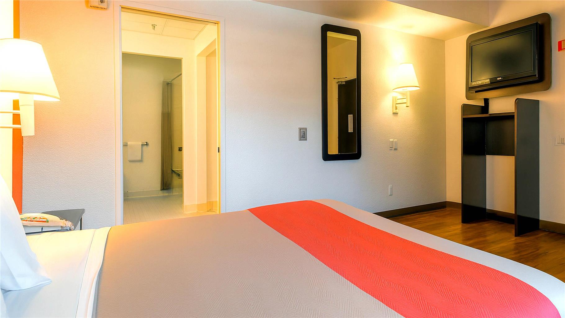 Motel 6 San Diego CA Downtown - photo 16