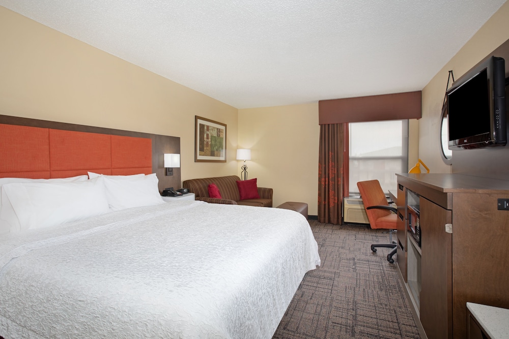 Hampton Inn Jonesboro - photo 20