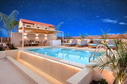 Hidden Gem Villa Private Pool & Heated Jaccuzzi — 4-Star Luxury Hotel in Georgioupolis, Greece