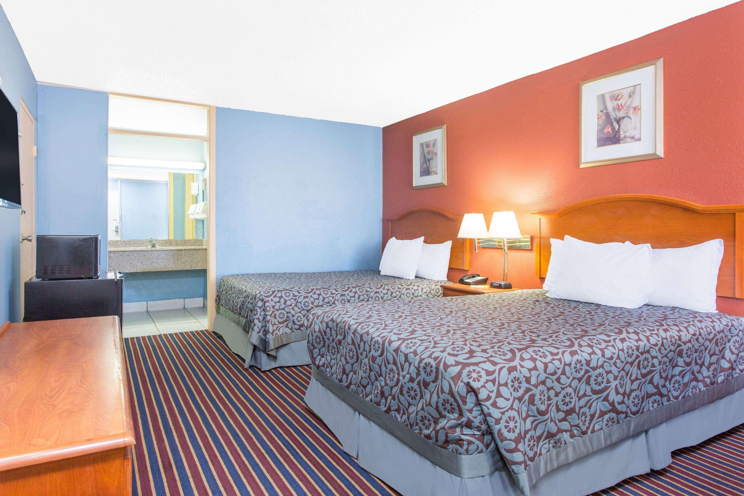 Days Inn by Wyndham Albany - photo 11