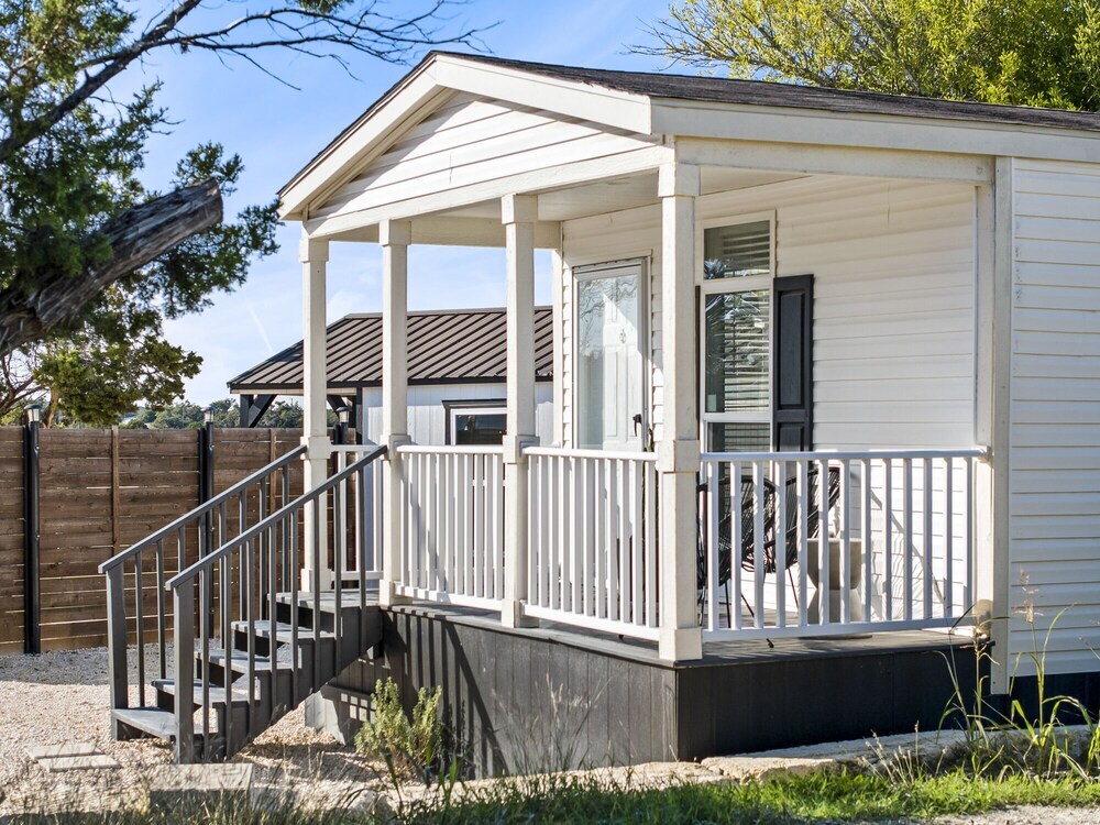 Leisure Escape TX Hill Country — hotel in Dripping Springs
