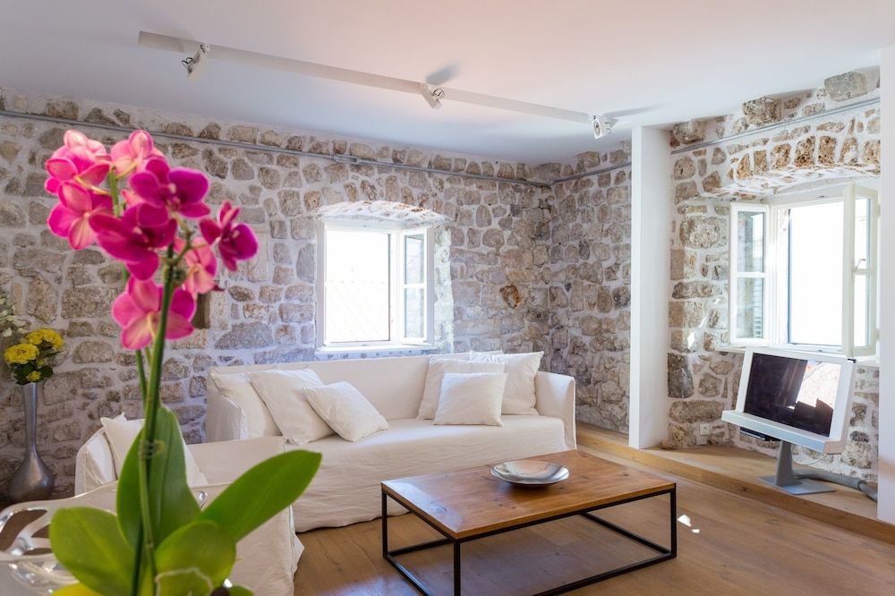 Festa Apartments & Rooms