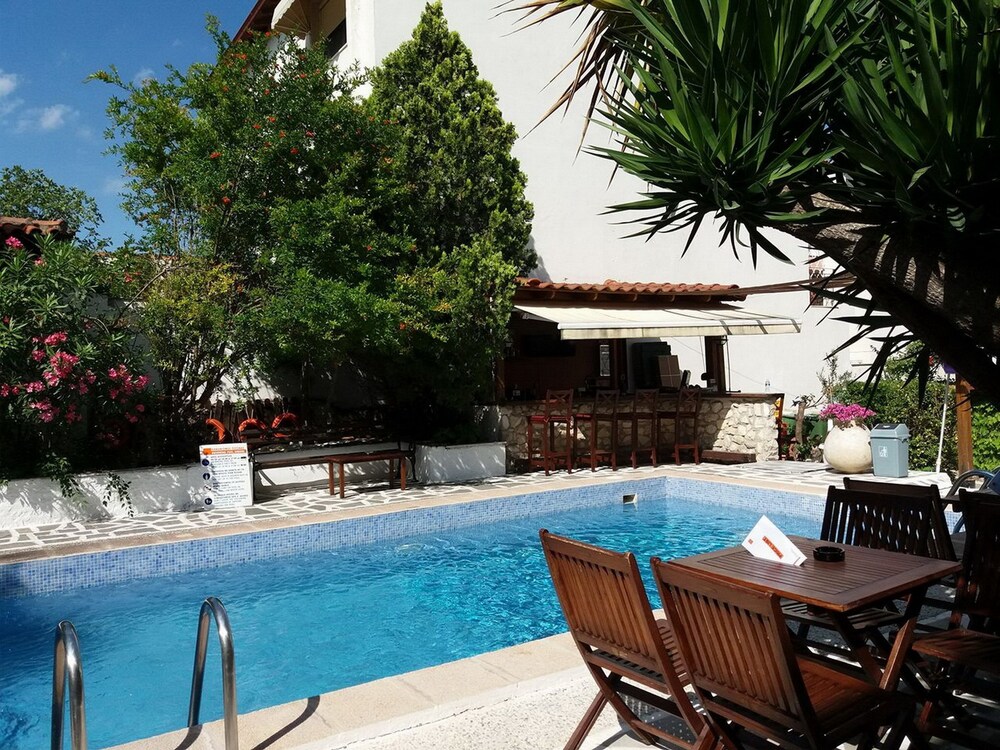 Alba Mare Kallithea — 4-Star Luxury Hotel in Kallithea, Greece