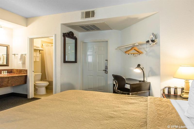 The Beachfront Inn & Suites At Dana Point - photo 25