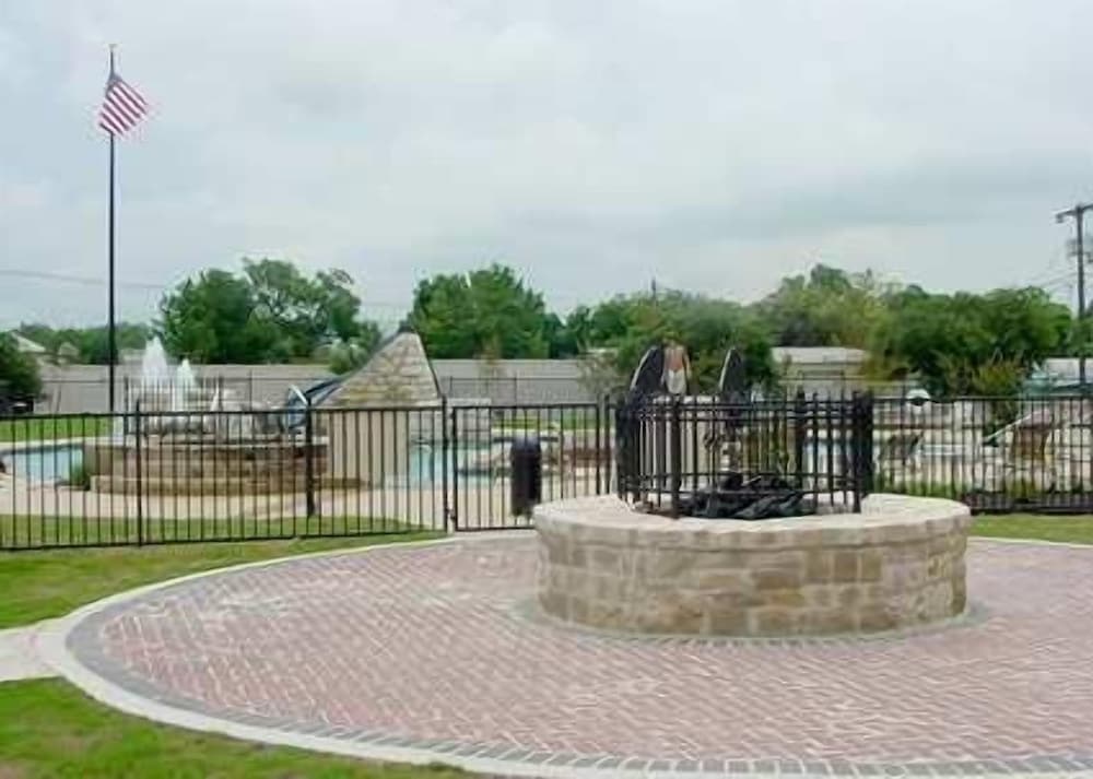 Hampton Inn & Suites Fredericksburg - photo 28
