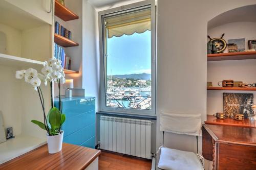 La Nicchia sul porto Piccolo appartamento vista a mare a un passo dalle spiagge 4 posti letto — 4-Star Luxury Hotel in Santa Margherita Ligure, Italy