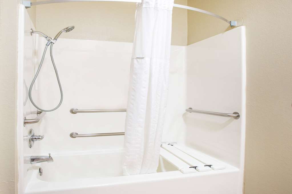 Super 8 by Wyndham Port Arthur Nederland Area - photo 12