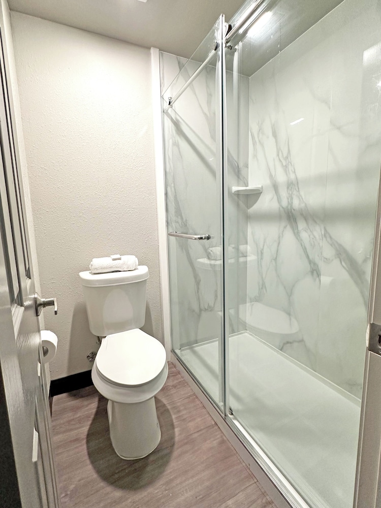 Imperial Suites Adults Only - photo 40