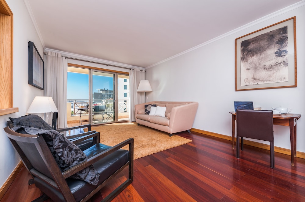 Falésia Apartment by MHM Funchal — 4-Star Luxury Hotel in Funchal, Portugal