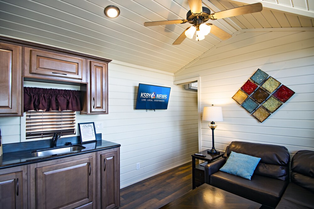 Vines RV Resort - photo 10