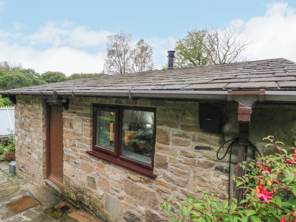 The Bothy - carbon neutral hotel in Bolton
