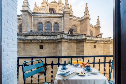 Luxury Gran Via Apartments — 4-Star Luxury Hotel in Granada, Spain