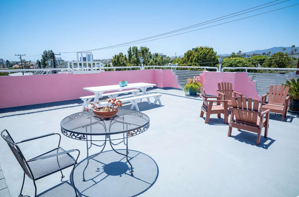 Days Inn by Wyndham Santa Monica - photo 59