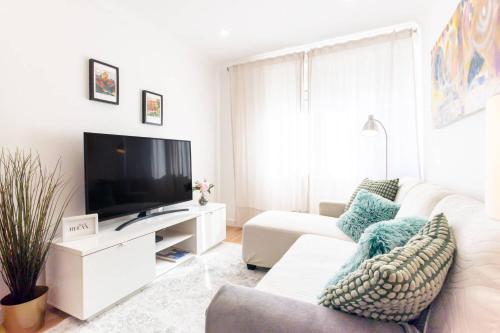 Serene 2 bedroom flat with garden view in Benfica — 4-Star Luxury Hotel in Lisbon, Portugal
