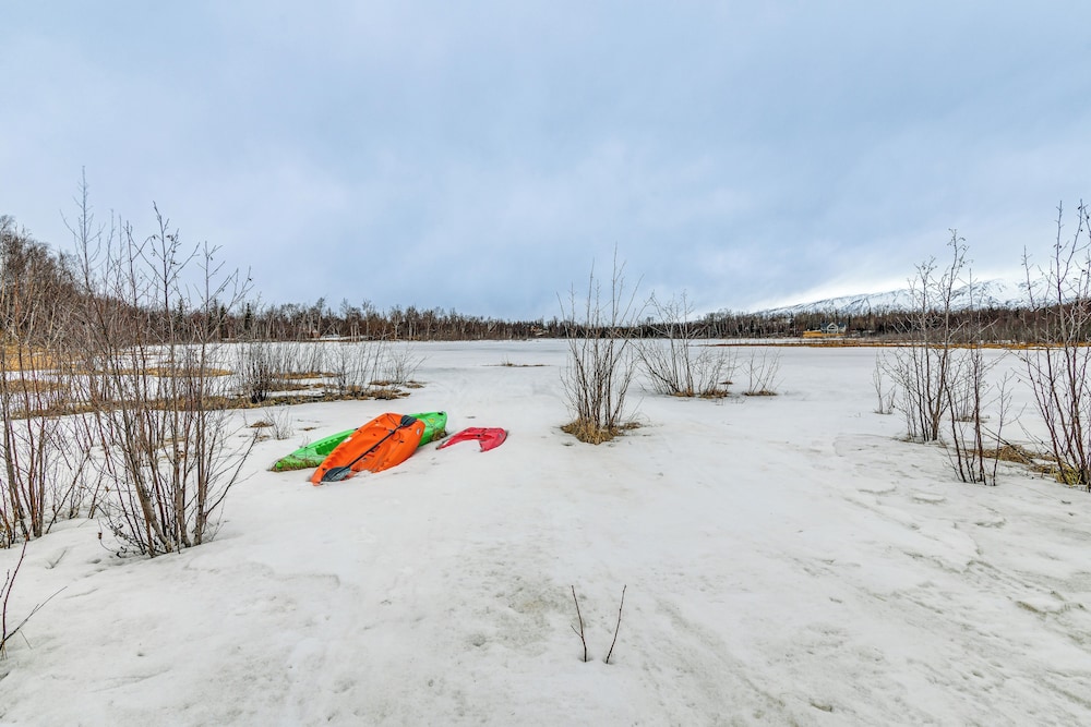 Palmer Apartment w Peaceful Pond & Kayaks — 4-Star Luxury Hotel in Palmer, United States