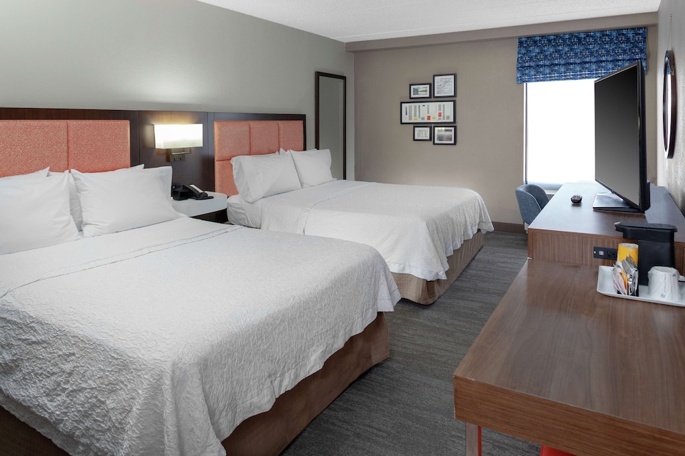 Hampton Inn Woodbridge - photo 19