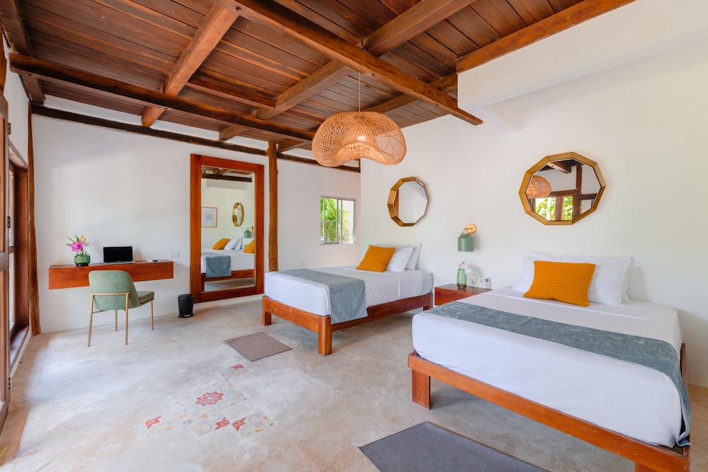 Azulea Bacalar Hotel & Spa Lagoon Front