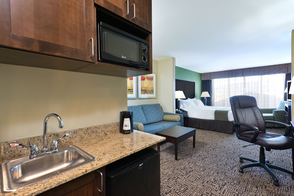 Holiday Inn Express Hotel & Suites Richfield an IHG Hotel - photo 2