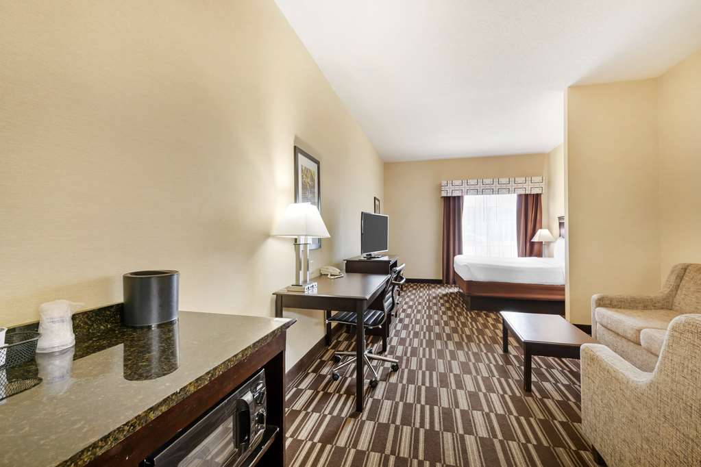 Best Western Plus Victor Inn & Suites - photo 25