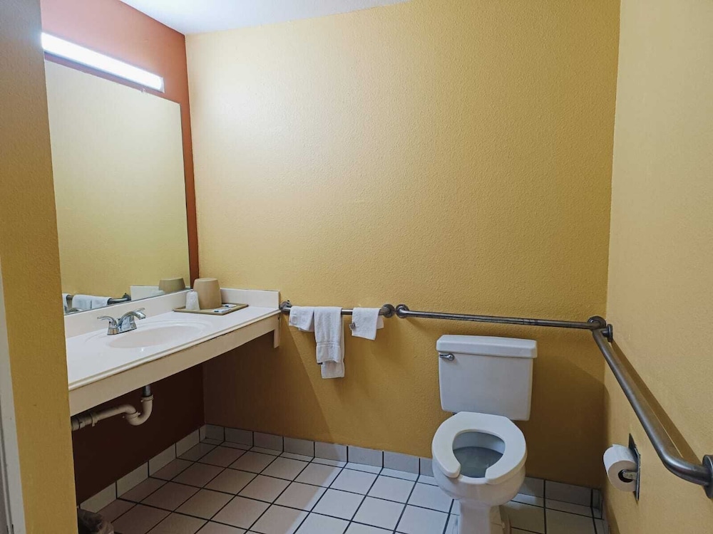 Heights Inn - photo 27