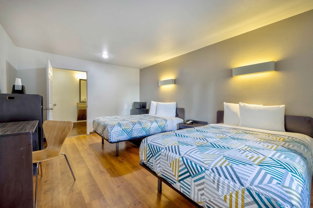 Motel 6 Bryan TX College Station - photo 12