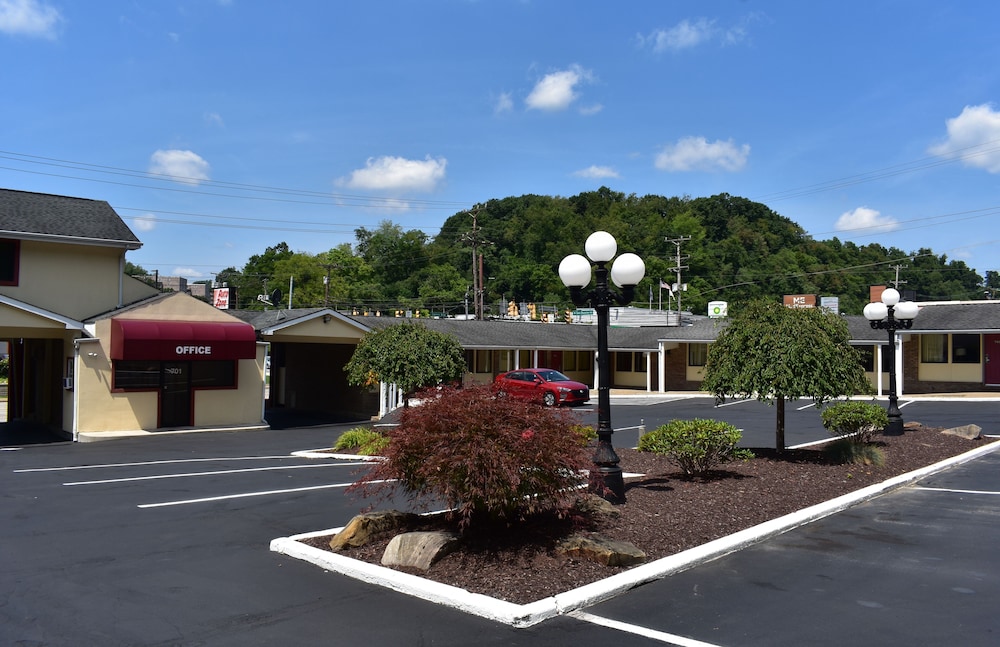 South Hills Motel - photo 50