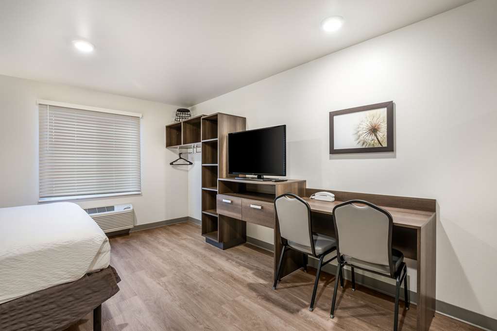 WoodSpring Suites Gurnee Chicago - photo 23