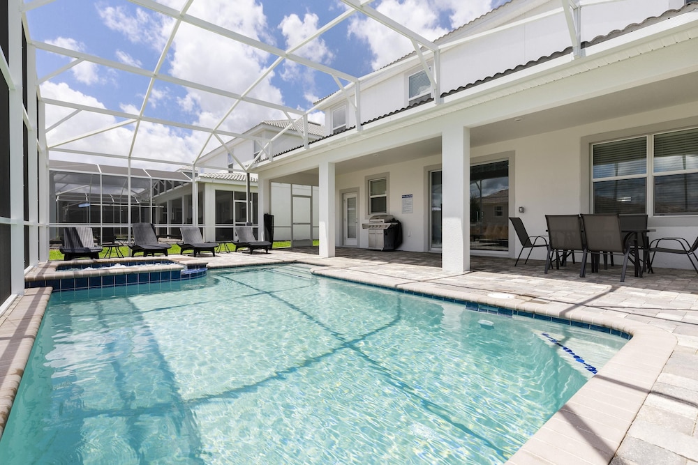 The Retreat at Championsgate by Orlando Short Term — 4-Star Luxury Hotel in Davenport, United States