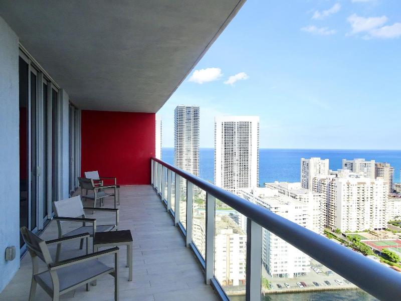 South Ocean Suites - photo 28