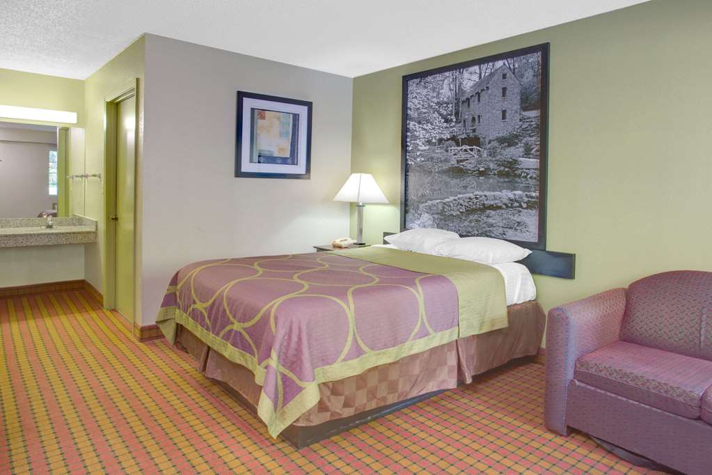 Super 8 by Wyndham Monticello AR - photo 9