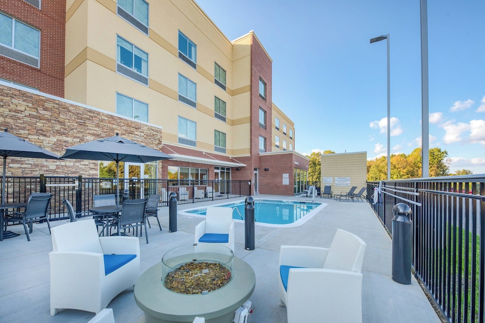 Fairfield Inn & Suites by Marriott Charlotte Belmont - photo 35
