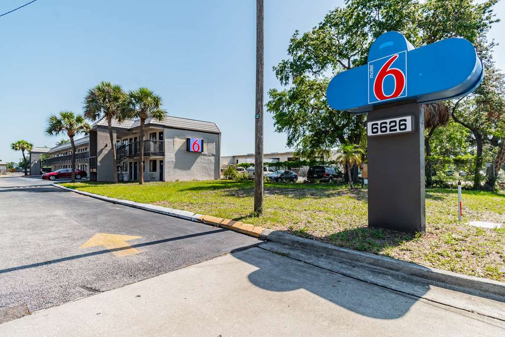 Motel 6 Tampa FL - featured photo