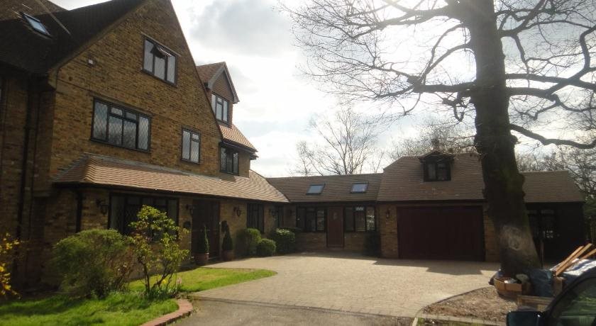 The Oaks Guest House — 4-Star Luxury Hotel in London, United Kingdom