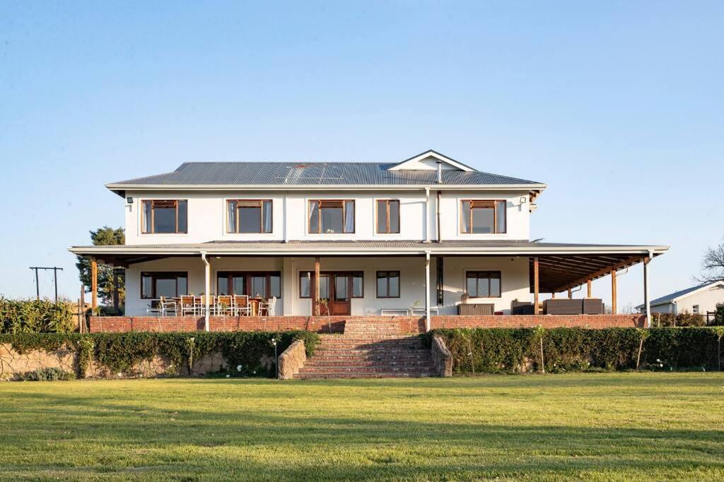The Loop Farmhouse Mooi River — 4-Star Luxury Hotel in Mooirivier, South Africa