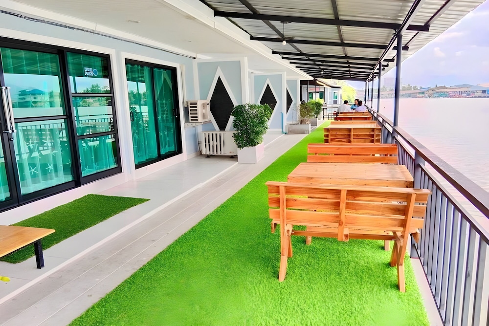 Chaiyai River Front Hotel in Nakhon Si Thammarat, Thailand
