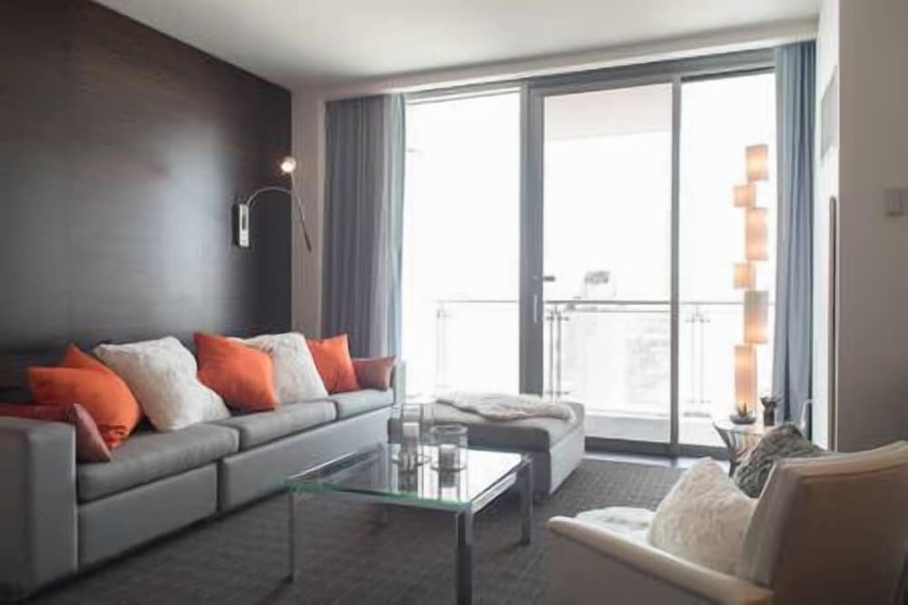 Luxury Suites at the Palms - photo 20
