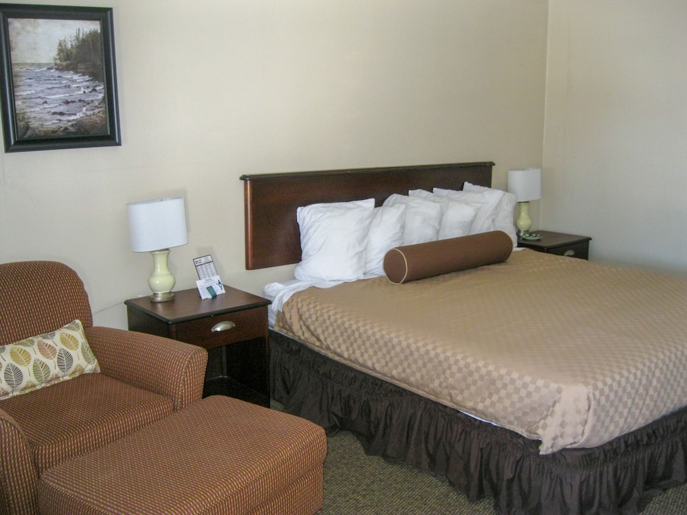 Cedar Hill Lodge - photo 14