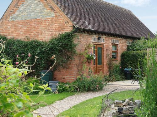 The Byre - carbon neutral hotel in Exhall