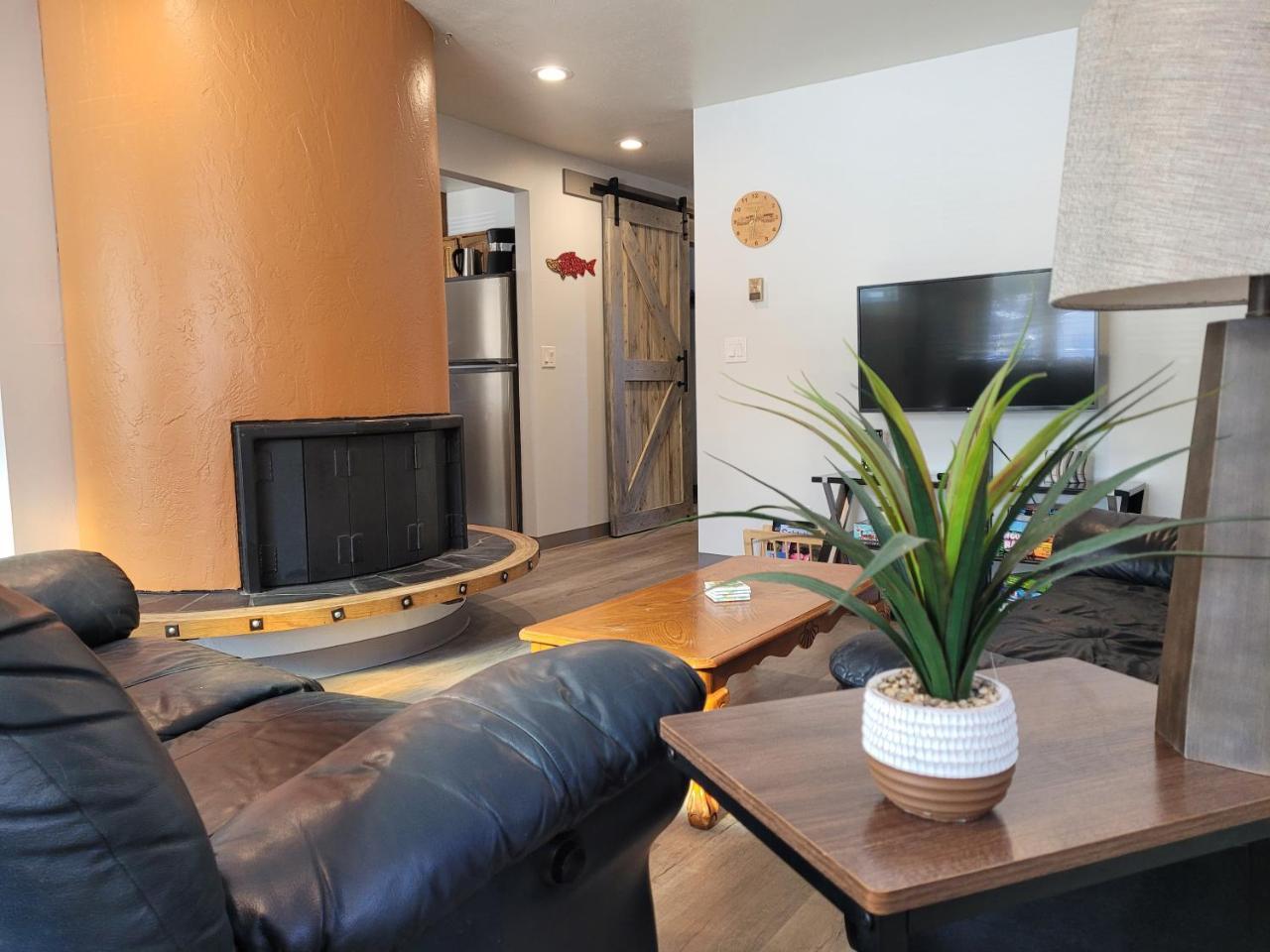 Alaskan Pipeline Place — hotel in Fairbanks