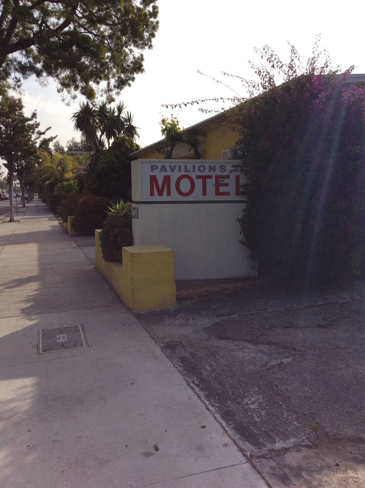 Pavilions Motel - photo 33