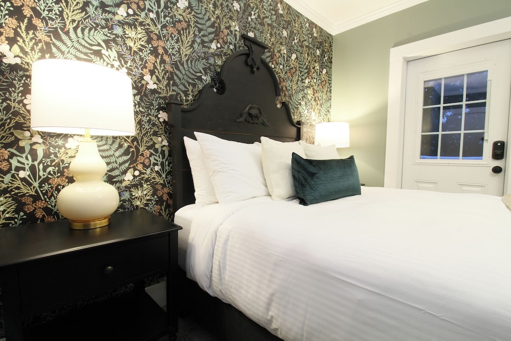 The Aurora Inn & Cottages - photo 30
