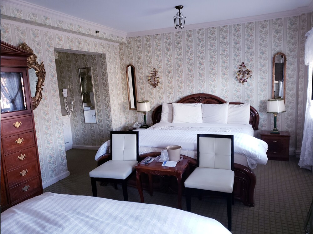 Lowell Inn - photo 8