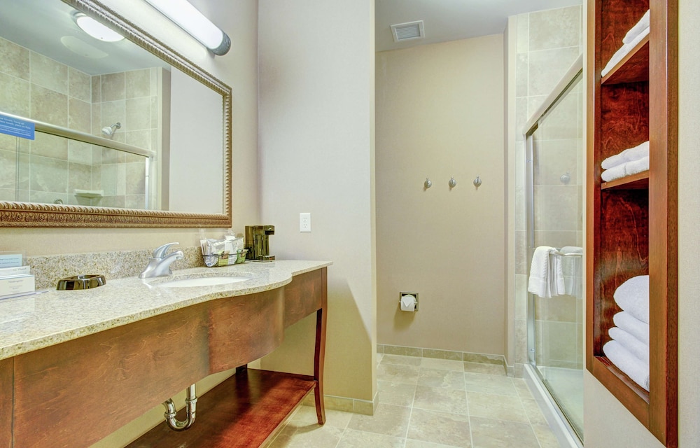 Hampton Inn & Suites Alexandria - photo 23