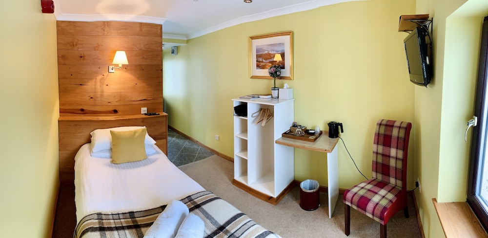 Aultguish Inn - carbon neutral hotel in Inverness