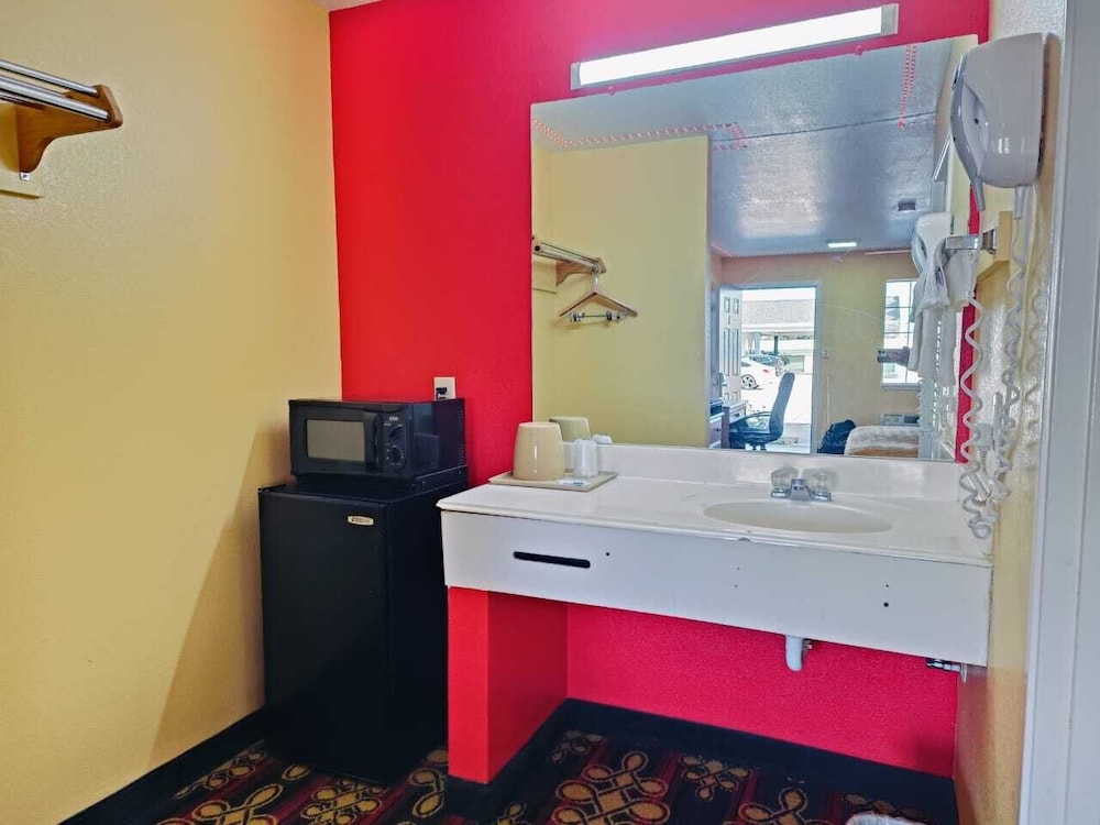 Heights Inn - photo 29