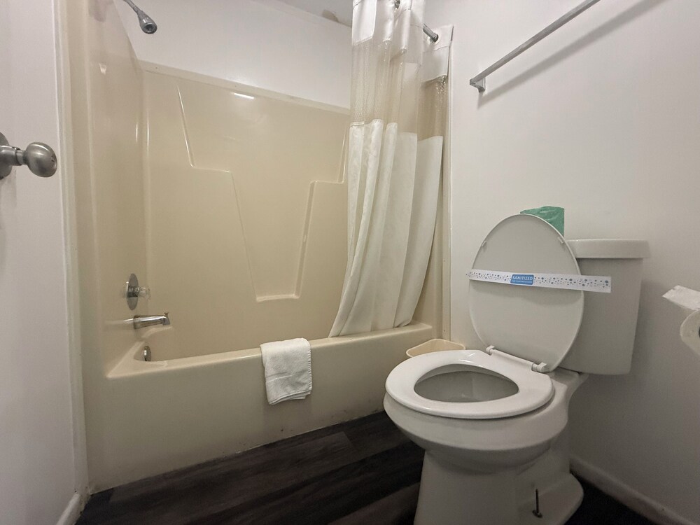 Smith Motel - photo 10