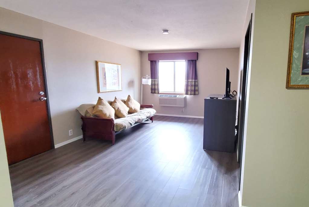 Super 8 by Wyndham Paris - photo 15